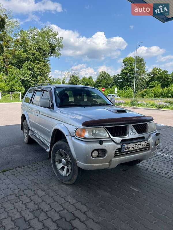 Внедорожник / Кроссовер Mitsubishi Pajero 2008 в 