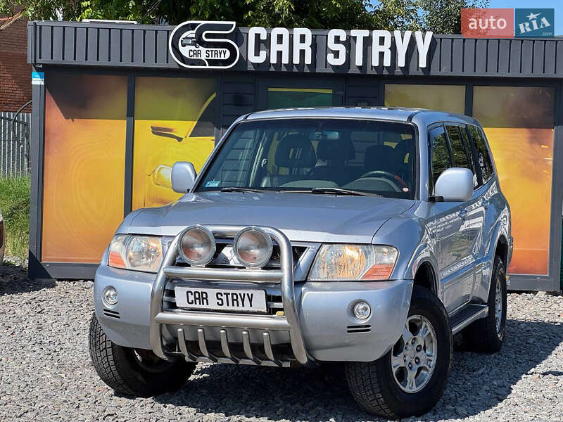 Mitsubishi Pajero 2004