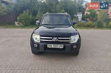 Внедорожник / Кроссовер Mitsubishi Pajero 2008 в 