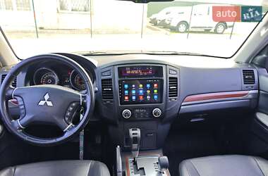 Внедорожник / Кроссовер Mitsubishi Pajero 2008 в 