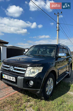 Внедорожник / Кроссовер Mitsubishi Pajero 2007 в Белогородке