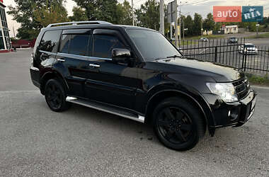 Внедорожник / Кроссовер Mitsubishi Pajero 2008 в 