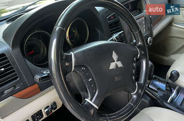 Внедорожник / Кроссовер Mitsubishi Pajero 2008 в 