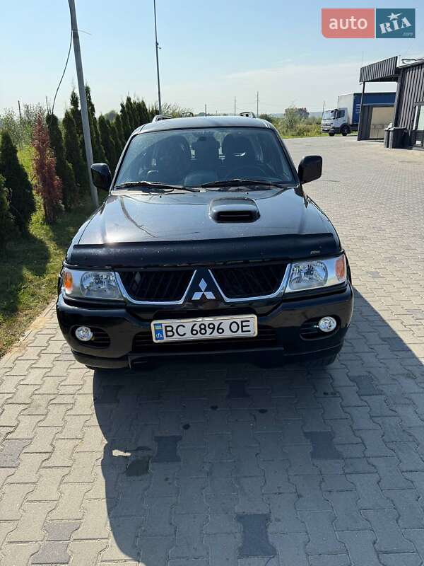 Внедорожник / Кроссовер Mitsubishi Pajero 2007 в 