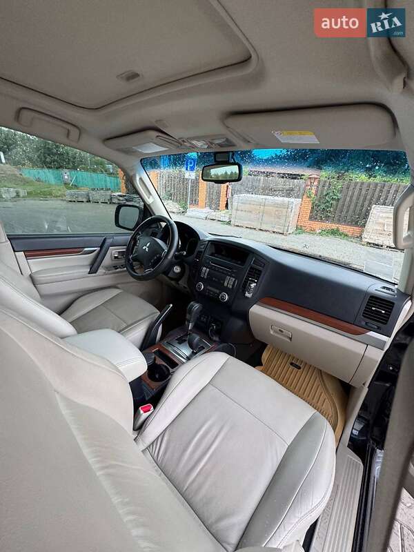 Внедорожник / Кроссовер Mitsubishi Pajero 2007 в Киеве