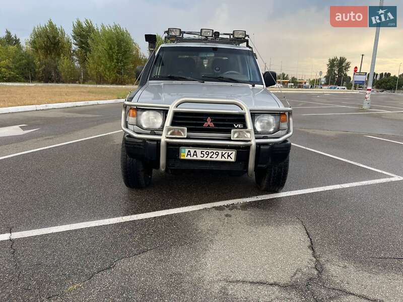 Mitsubishi Pajero 1995