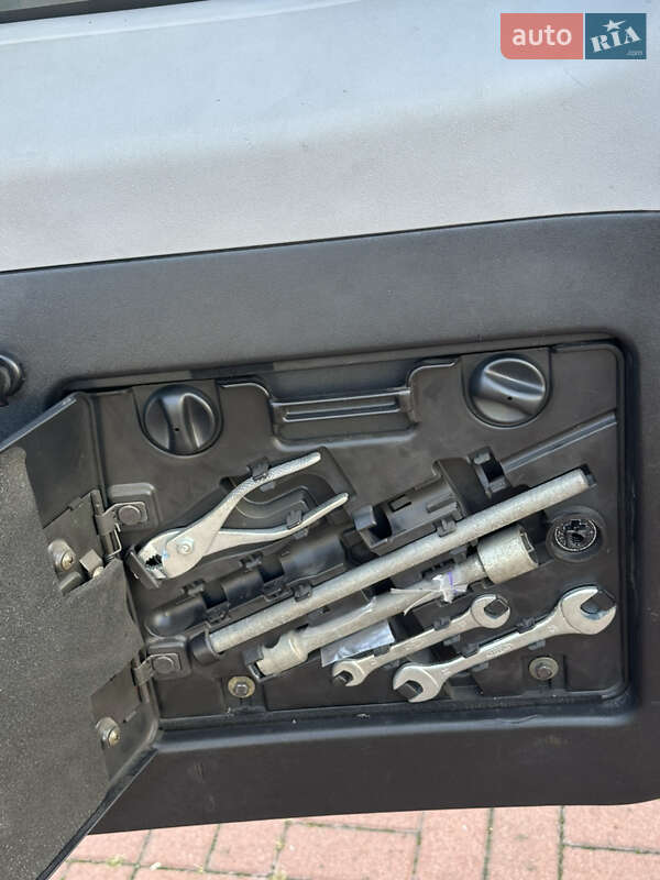 Внедорожник / Кроссовер Mitsubishi Pajero 2000 в Каневе