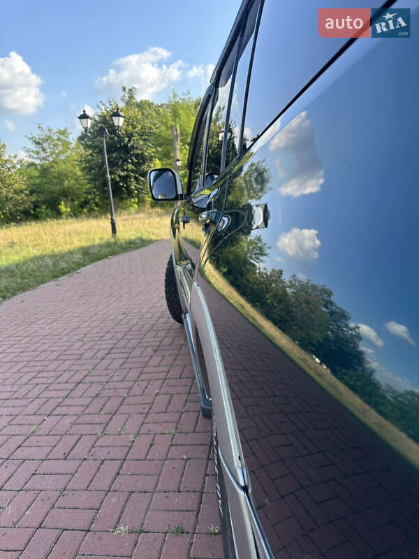 Внедорожник / Кроссовер Mitsubishi Pajero 2000 в Каневе