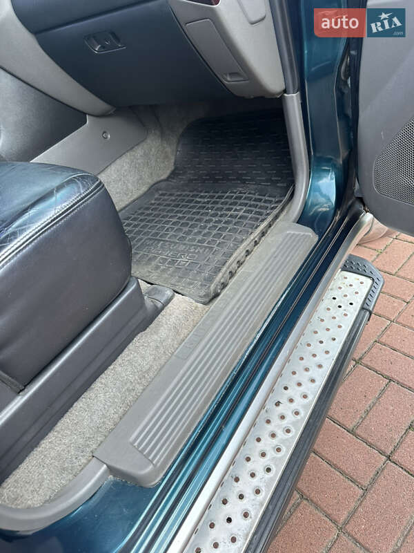 Внедорожник / Кроссовер Mitsubishi Pajero 2000 в Каневе