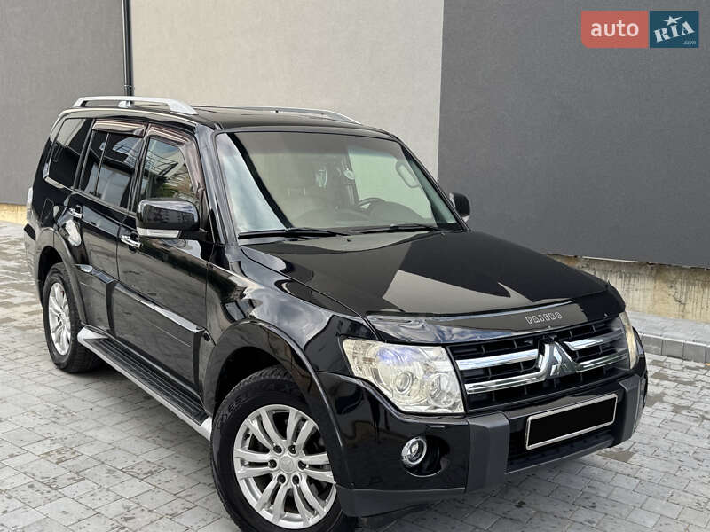 Внедорожник / Кроссовер Mitsubishi Pajero 2007 в 