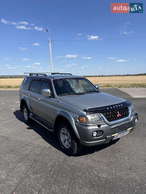 Внедорожник / Кроссовер Mitsubishi Pajero 2000 в Вознесенске