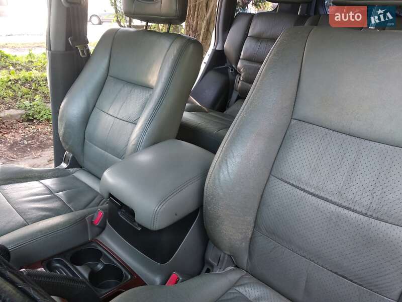 Внедорожник / Кроссовер Mitsubishi Pajero 2003 в Хмельницком