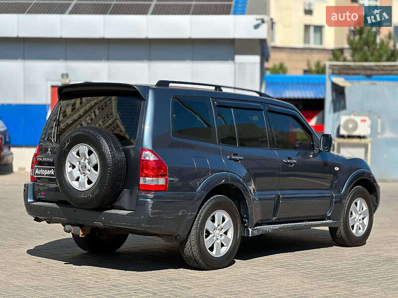 Внедорожник / Кроссовер Mitsubishi Pajero 2006 в Одессе