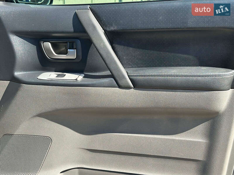 Внедорожник / Кроссовер Mitsubishi Pajero 2006 в Одессе