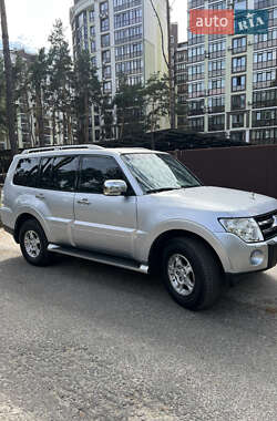 Внедорожник / Кроссовер Mitsubishi Pajero 2007 в Броварах