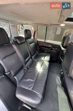 Внедорожник / Кроссовер Mitsubishi Pajero 2007 в 