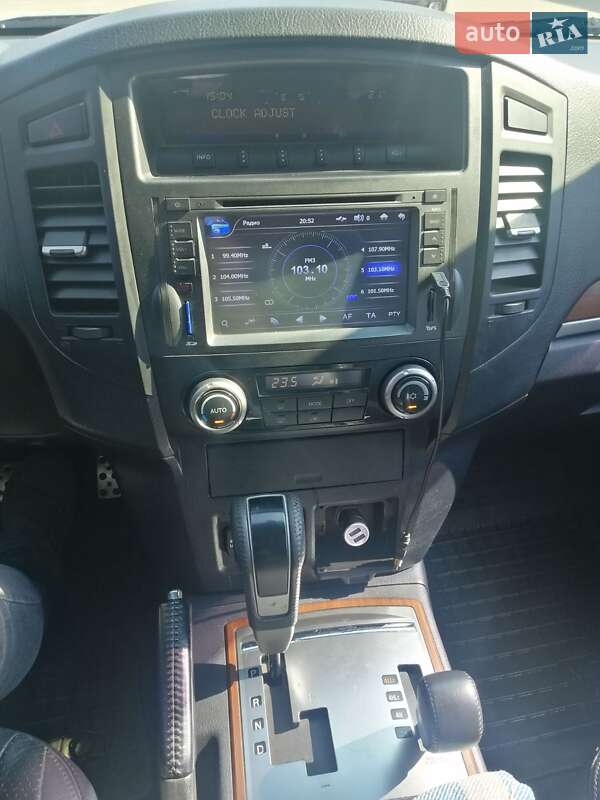 Внедорожник / Кроссовер Mitsubishi Pajero 2008 в Киеве