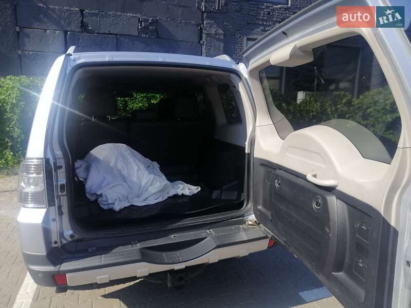 Внедорожник / Кроссовер Mitsubishi Pajero 2008 в Киеве