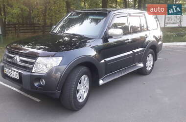 Внедорожник / Кроссовер Mitsubishi Pajero 2007 в Глухове