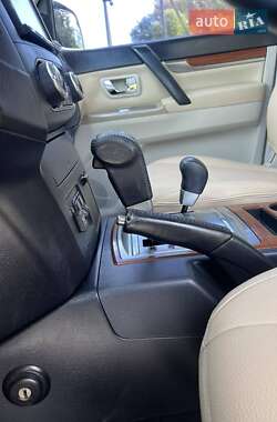 Позашляховик / Кросовер Mitsubishi Pajero 2007 в 
