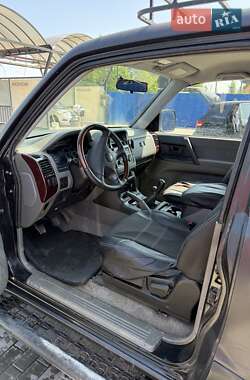 Внедорожник / Кроссовер Mitsubishi Pajero 2000 в 
