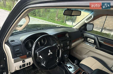 Внедорожник / Кроссовер Mitsubishi Pajero 2007 в 