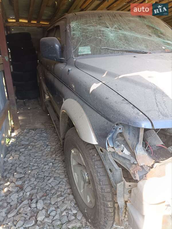 Позашляховик / Кросовер Mitsubishi Pajero 2001 в Києві фото 6 Позашляховик / Кросовер Mitsubishi Pajero 2001 в Києві