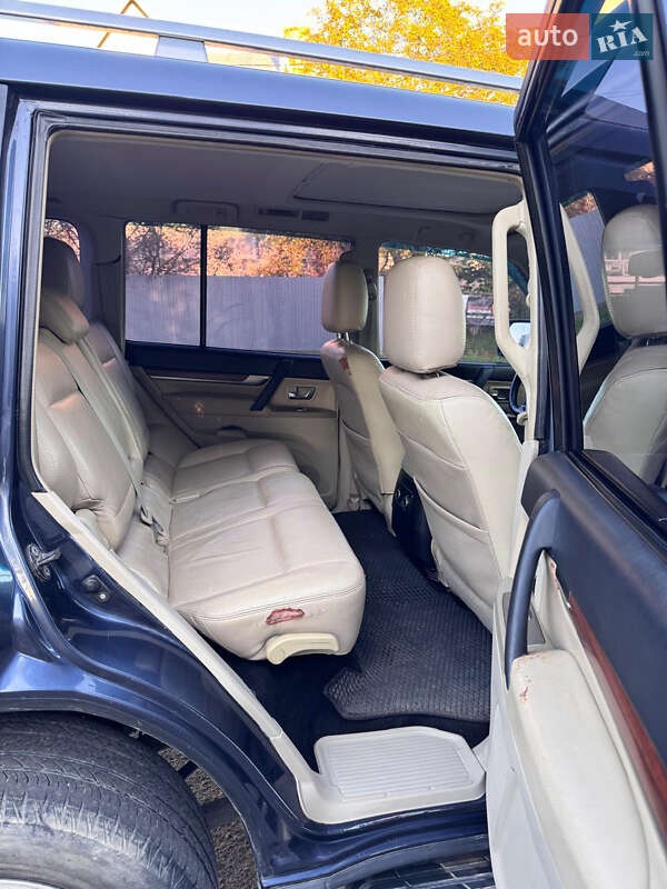 Внедорожник / Кроссовер Mitsubishi Pajero 2007 в Дрогобыче
