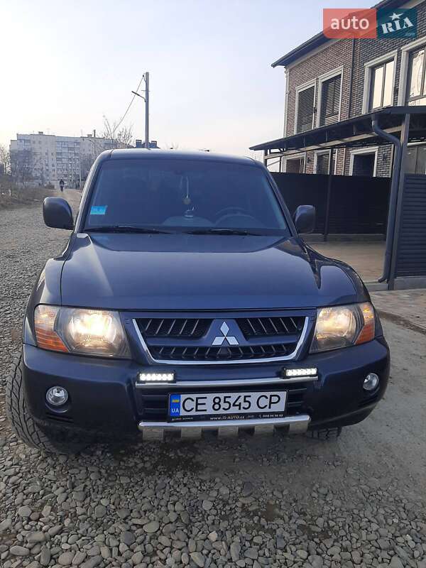 Внедорожник / Кроссовер Mitsubishi Pajero 2006 в Черновцах