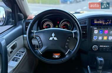 Внедорожник / Кроссовер Mitsubishi Pajero 2007 в 