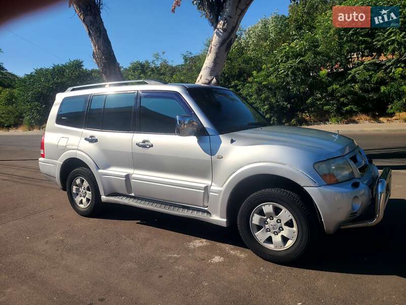 Внедорожник / Кроссовер Mitsubishi Pajero 2003 в 