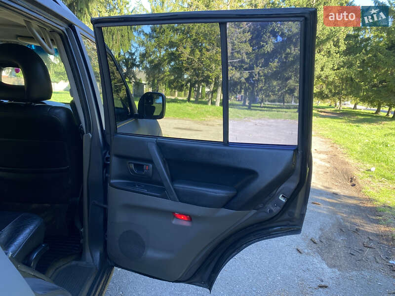 Внедорожник / Кроссовер Mitsubishi Pajero 2002 в Дубно фото 24 Внедорожник / Кроссовер Mitsubishi Pajero 2002 в Дубно