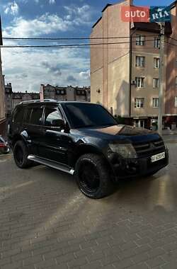 Внедорожник / Кроссовер Mitsubishi Pajero 2007 в Киеве