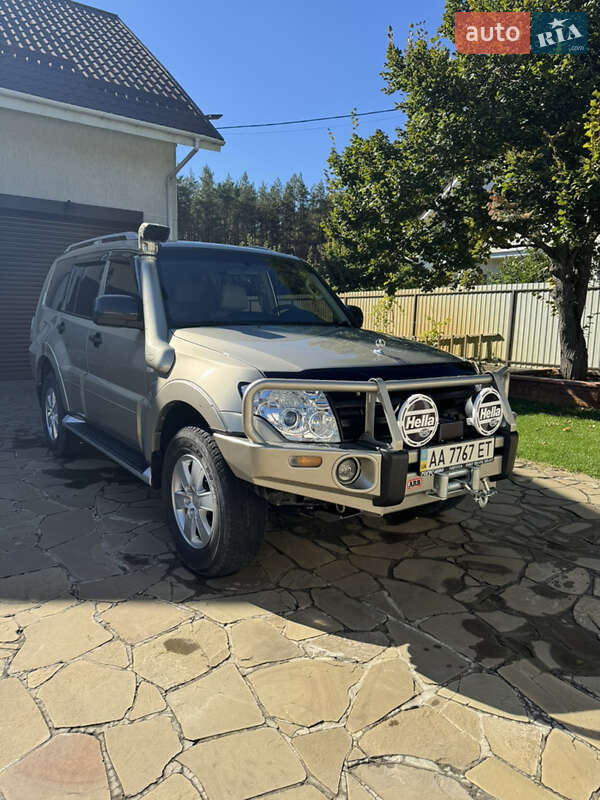 Внедорожник / Кроссовер Mitsubishi Pajero 2007 в Киеве