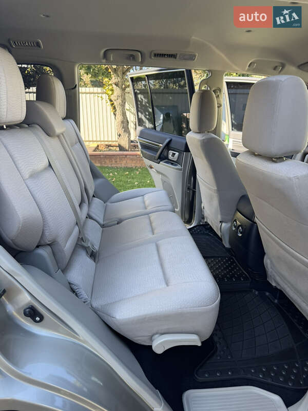 Внедорожник / Кроссовер Mitsubishi Pajero 2007 в Киеве