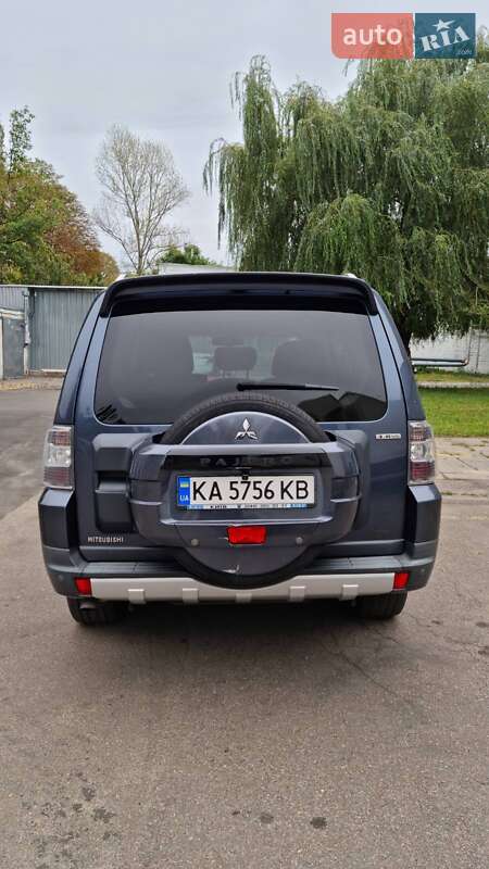 Внедорожник / Кроссовер Mitsubishi Pajero 2008 в Киеве