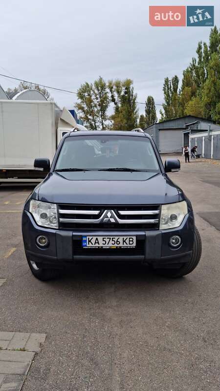 Внедорожник / Кроссовер Mitsubishi Pajero 2008 в Киеве