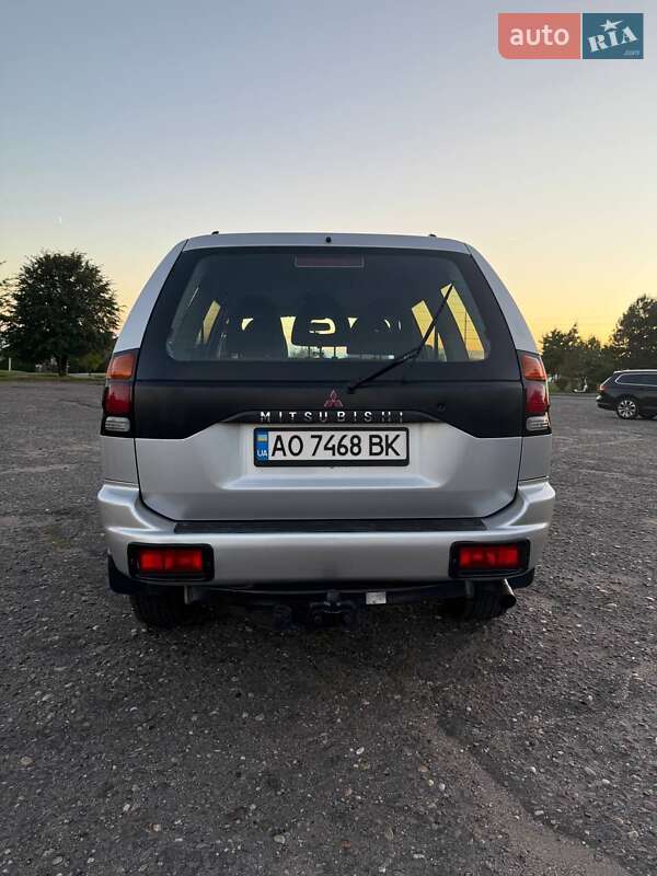 Внедорожник / Кроссовер Mitsubishi Pajero 2002 в Ужгороде