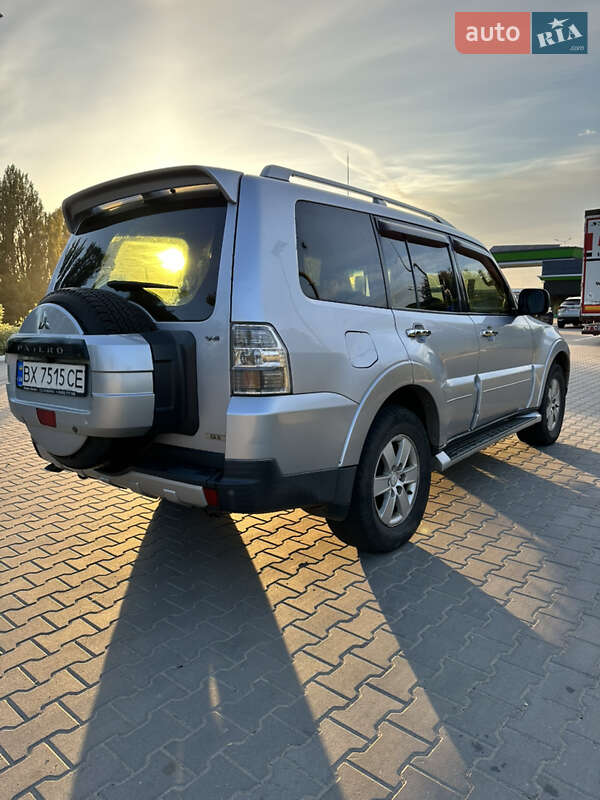 Внедорожник / Кроссовер Mitsubishi Pajero 2007 в Хмельницком