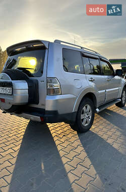 Внедорожник / Кроссовер Mitsubishi Pajero 2007 в 