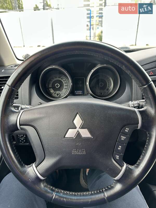 Внедорожник / Кроссовер Mitsubishi Pajero 2007 в Черкассах фото 11 Внедорожник / Кроссовер Mitsubishi Pajero 2007 в Черкассах