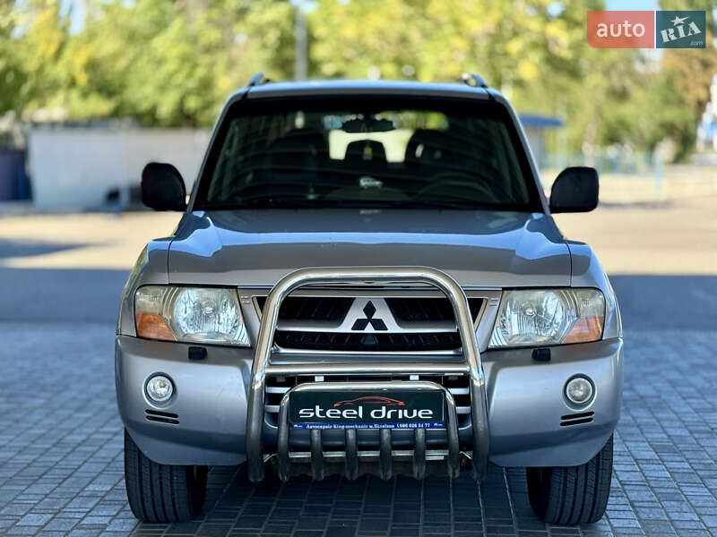 Внедорожник / Кроссовер Mitsubishi Pajero 2004 в Николаеве