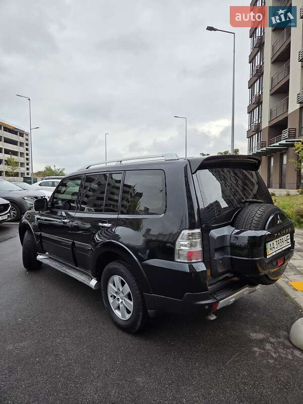 Внедорожник / Кроссовер Mitsubishi Pajero 2008 в Киеве