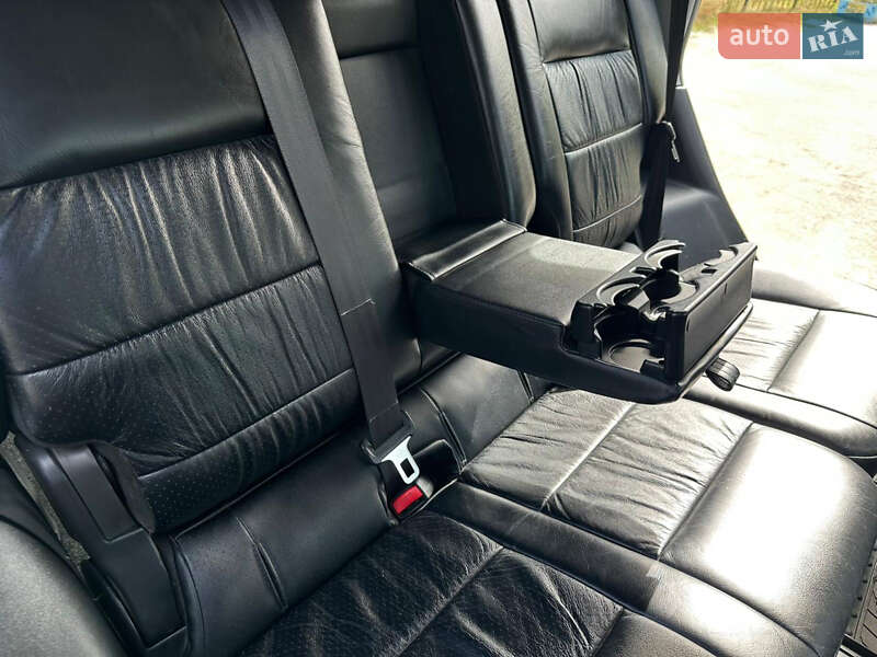 Внедорожник / Кроссовер Mitsubishi Pajero 2004 в Киеве