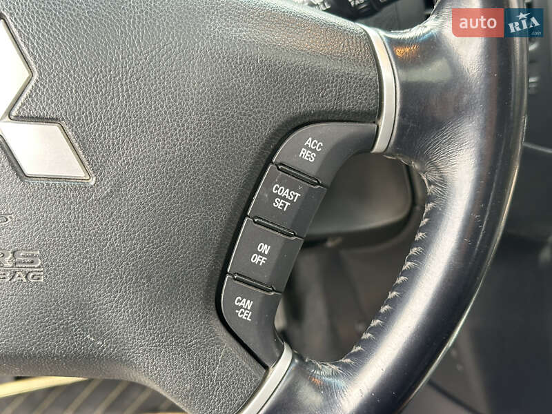 Внедорожник / Кроссовер Mitsubishi Pajero 2008 в Харькове