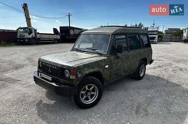Внедорожник / Кроссовер Mitsubishi Pajero 1988 в 