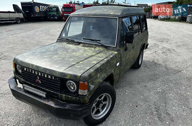 Внедорожник / Кроссовер Mitsubishi Pajero 1988 в 