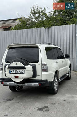 Внедорожник / Кроссовер Mitsubishi Pajero 2007 в 