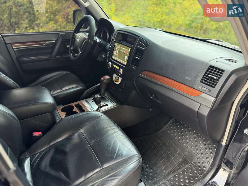 Внедорожник / Кроссовер Mitsubishi Pajero 2008 в Запорожье фото 14 Внедорожник / Кроссовер Mitsubishi Pajero 2008 в Запорожье