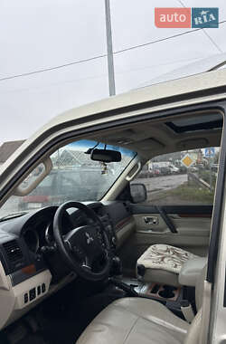 Внедорожник / Кроссовер Mitsubishi Pajero 2008 в 